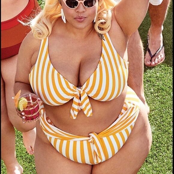 Swimsuits For All x GabiFresh "Blondie" Tie-Front Bikini Top | Size 24 D/DDD - Picture 9 of 9